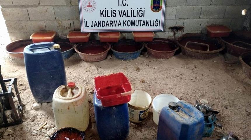 Kehribar taşı &uuml;retimi yapılan bağ evine operasyon