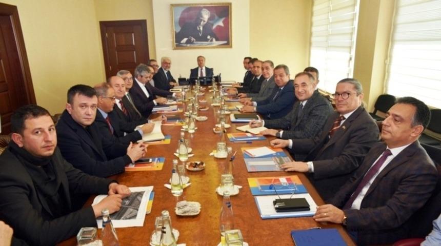 Liman girişi ve &ccedil;evresindeki trafik sorunu masaya yatırıldı