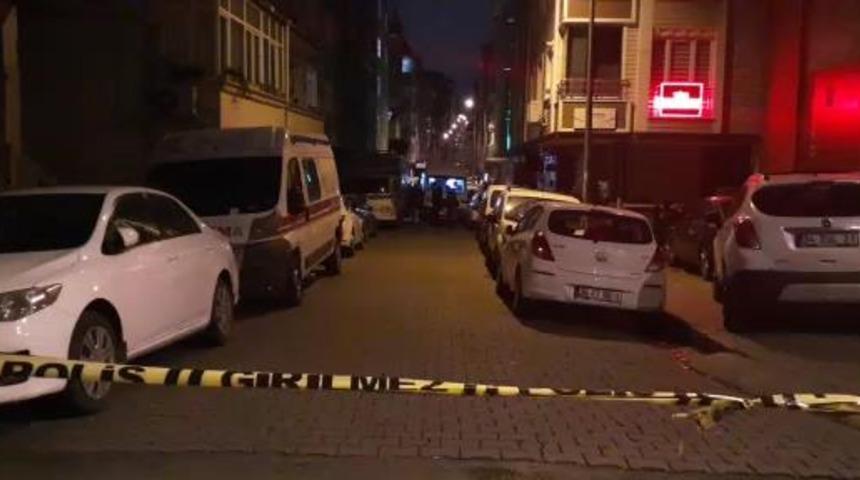 Bahçelievler'de hareketli dakikalar! 3 bekçi bıçaklı saldırıya uğradı