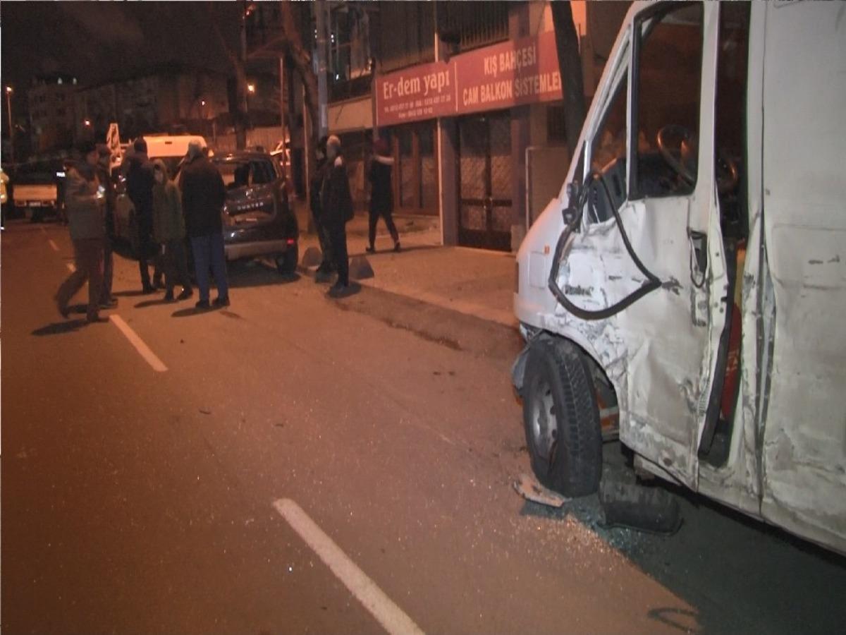 İstanbul'da feci kaza! 8 ara&ccedil; hurdaya d&ouml;nd&uuml;