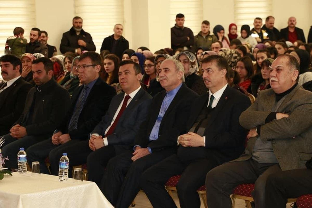 Prof. Dr. Nurullah Gen&ccedil;&rsquo;in &rsquo;Başarı Bedel İster&rsquo; Konferansına b&uuml;y&uuml;k ilgi g&ouml;sterildi
