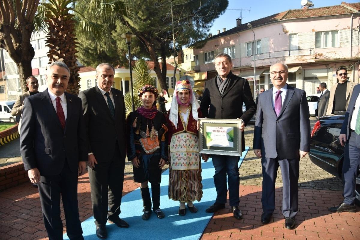 Bakan Sel&ccedil;uk, Vali K&ouml;şger&rsquo;i ziyaret etti