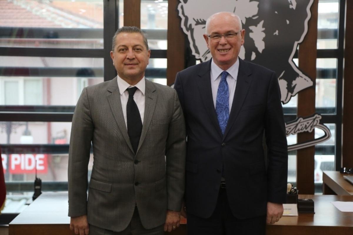 Bozcaada Belediye Başkanı Yılmaz&rsquo;dan Başkan Kurt&rsquo;a ziyaret