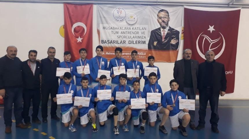 Aşkale Gen&ccedil;likspor Voleybol takımı finalde