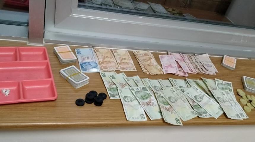 Niğde&rsquo;de kıraathaneye kumar baskını