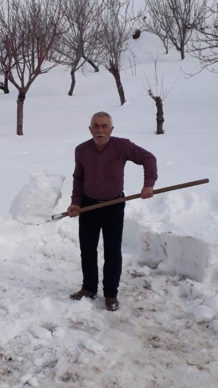 Yıllardır devam eden gelenek için kuyuları kar ile doldurdular G2