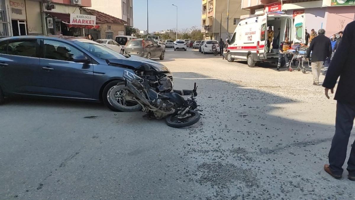 Samandağ&rsquo;da otomobille motosiklet &ccedil;arpıştı: 2 yaralı