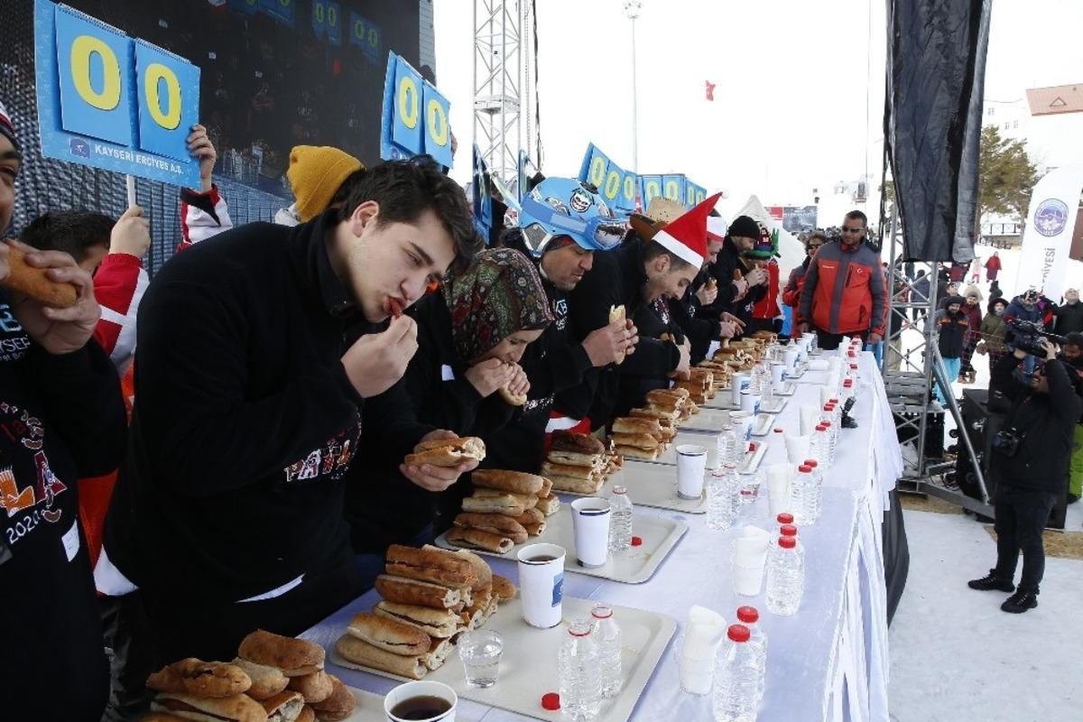 Erciyes&rsquo;te sucuk yeme yarışması