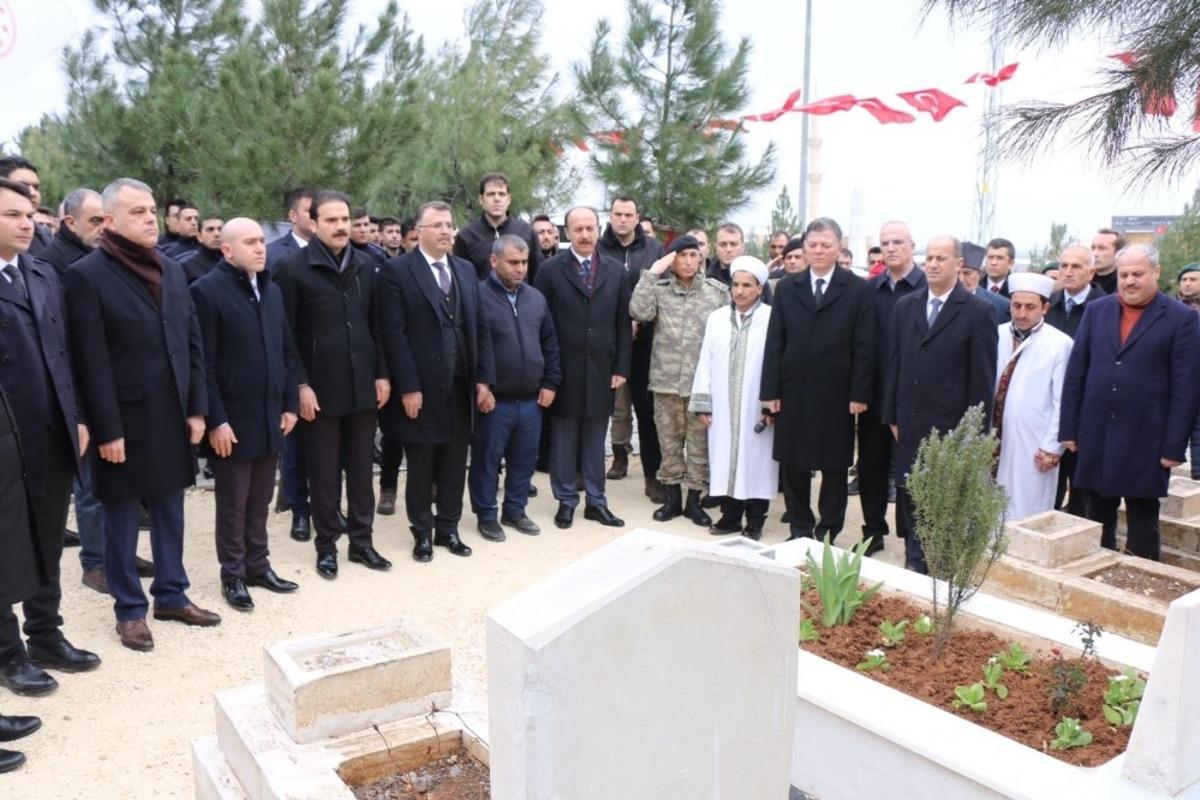 11 yaşındaki ter&ouml;r şehidi mezarı başında anıldı