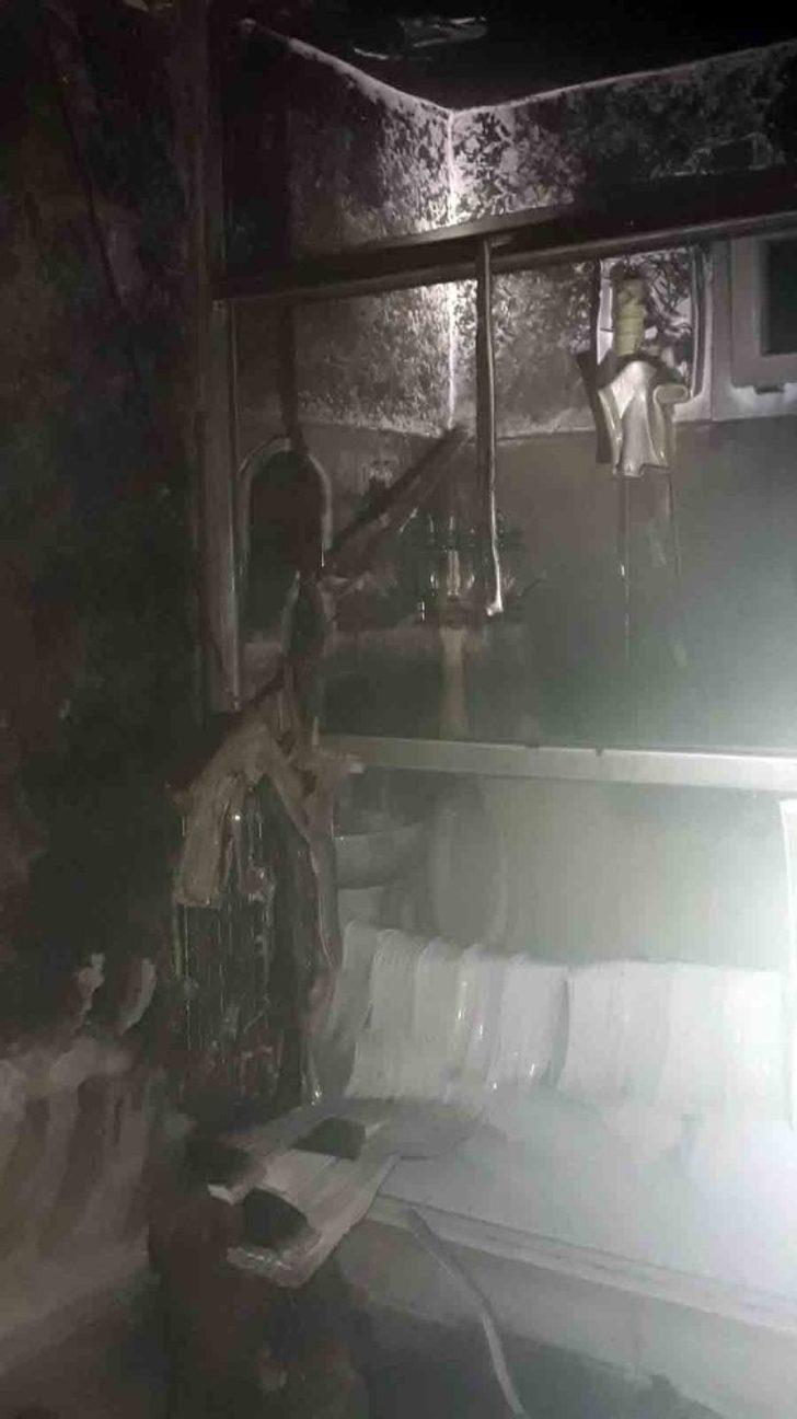 Pansiyonda çıkan yangında bir kişi dumandan etkilendi G3