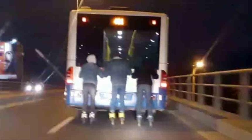 Ankara'da patenli gen&ccedil;lerden tehlikeli yolculuk! &Ouml;l&uuml;me davetiye &ccedil;ıkardılar