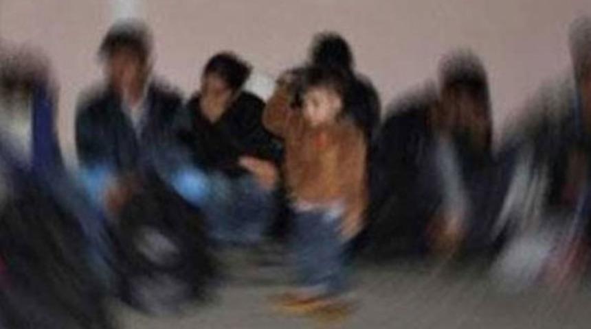 İzmir'de 20 d&uuml;zensiz g&ouml;&ccedil;men yakalandı