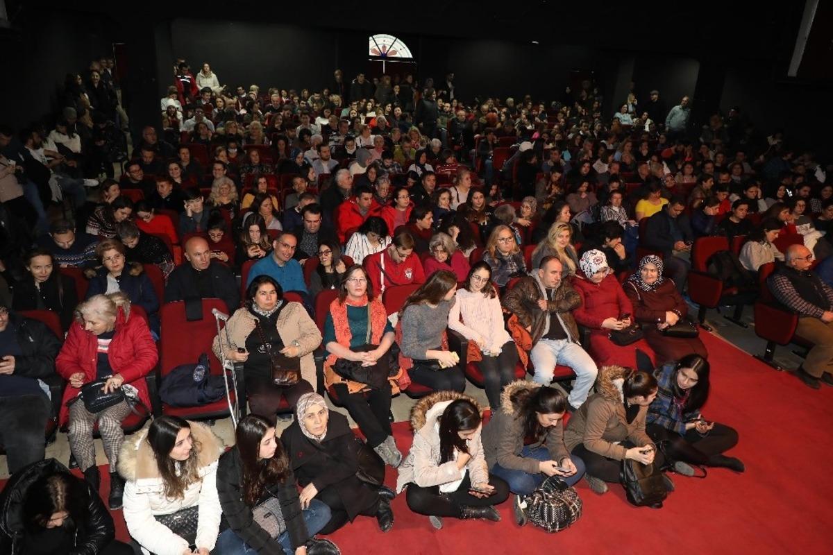 Mudanya Oksimoron&rsquo;la kahkaya doydu