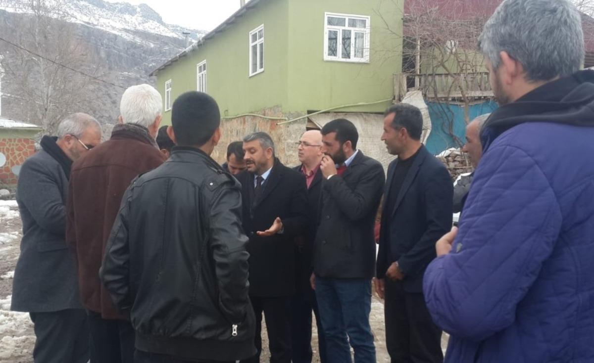 İş adamları deprem b&ouml;lgesi Gerger&rsquo;de incelemelerde bulundu