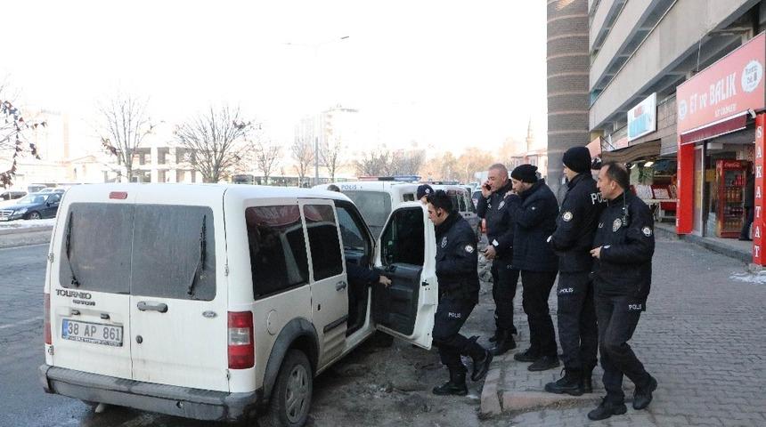 Kayseri&rsquo;de bı&ccedil;aklı kavga: 1 yaralı