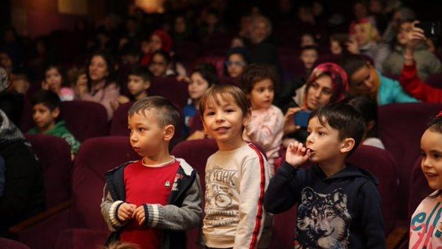 Bayrampaşalı minikler doyasıya eğlendi