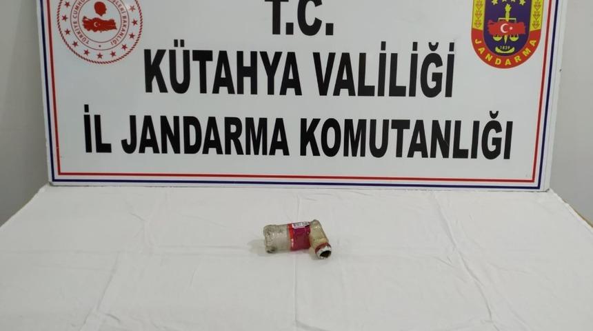 K&uuml;tahya&rsquo;da uyuşturucu madde bulundurmak su&ccedil;u iddiasıyla 1 kişi g&ouml;zaltına alındı