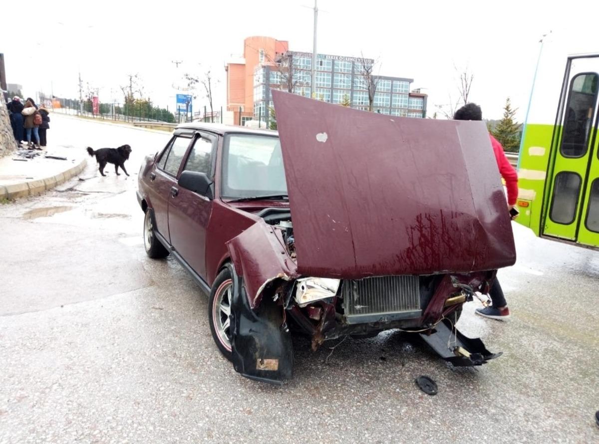 K&ouml;peğe &ccedil;arpmamak i&ccedil;in &ouml;l&uuml;mden d&ouml;nd&uuml;ler