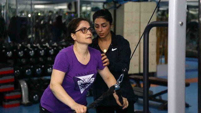 Sporla hem psikolojisini hem kamburunu düzeltti