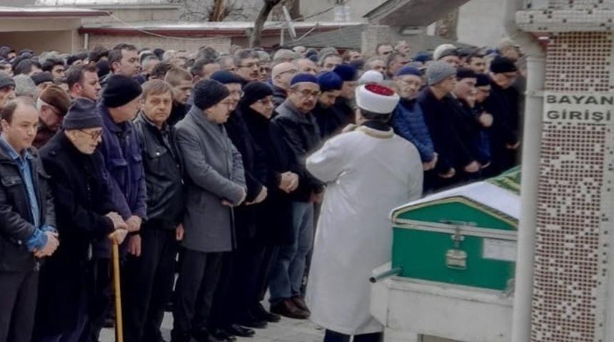 İl&ccedil;enin tek erkek terzisi son yolculuğuna uğurlandı