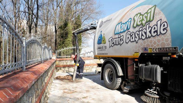 Başiskele’de temizlik çalışmaları sürüyor