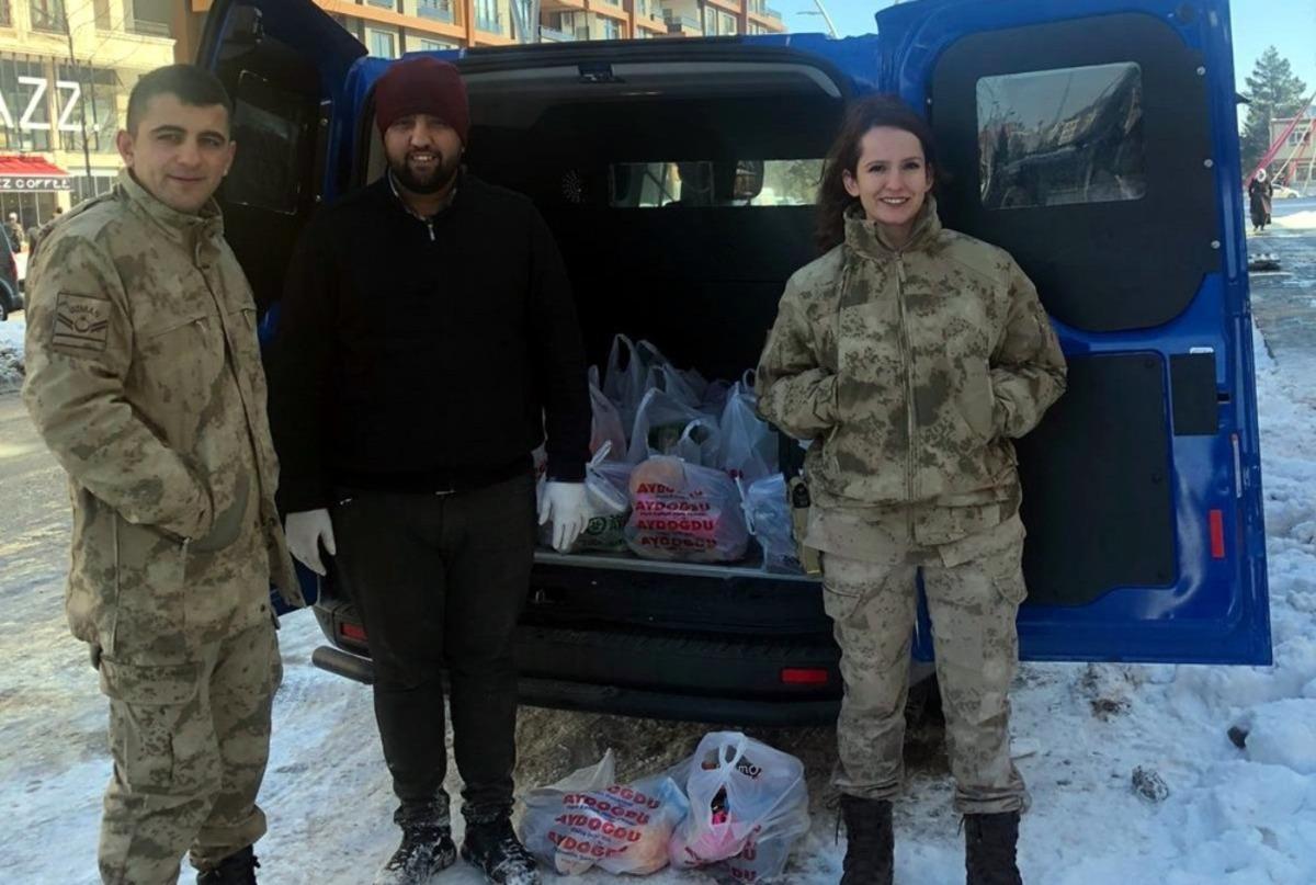 Jandarmadan maddi durumu yetersiz ailelere yardım