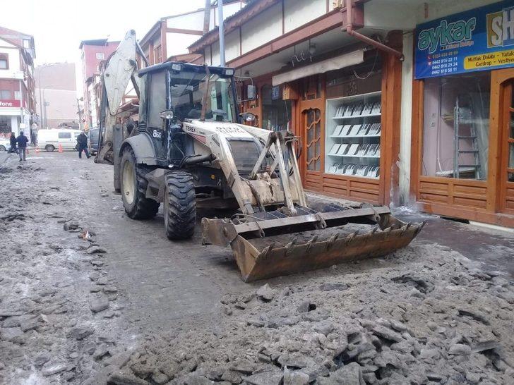 Oltu Belediyesi Karla Mücadele Ekipleri yoğun mesai harcıyor G3