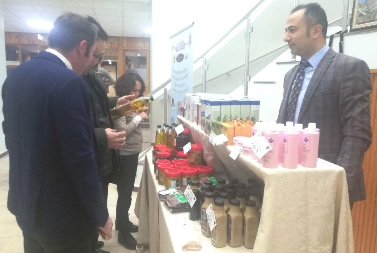 K&uuml;tahya Adliyesinde İşyurtlarında &uuml;retilen &uuml;r&uuml;nler satışa &ccedil;ıktı