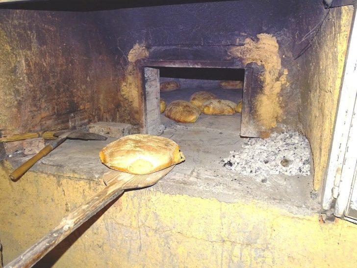 Geç bayatlayan köy ekmeğini aylarca tüketiyorlar G1