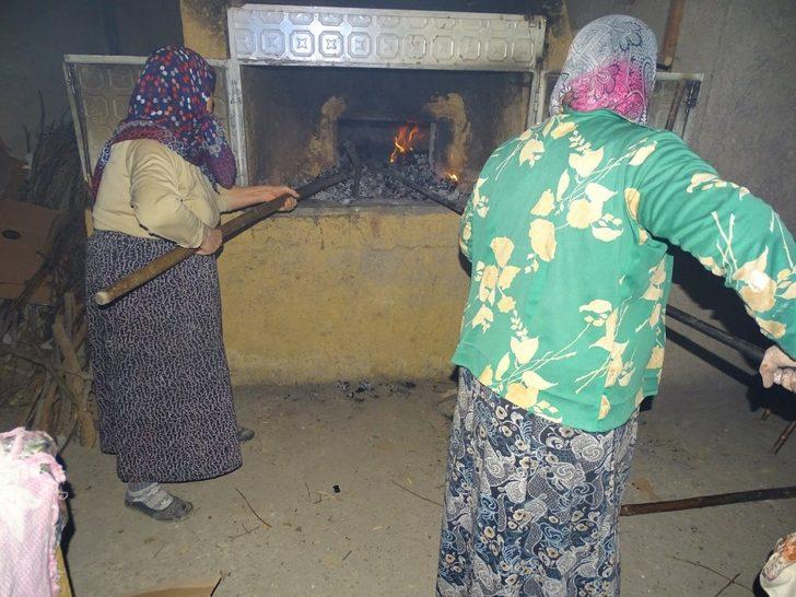 Geç bayatlayan köy ekmeğini aylarca tüketiyorlar G3