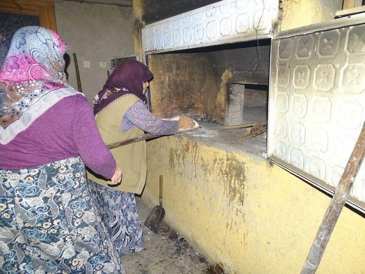 Geç bayatlayan köy ekmeğini aylarca tüketiyorlar G4