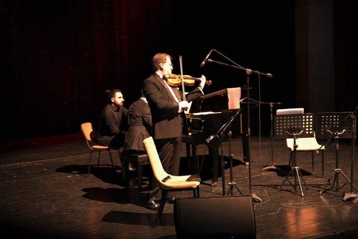 Ünlü sanatçı Cihat Aşkın’dan OMÜ’de konser G2