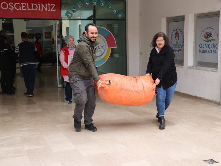 Gençlik Merkezinden İdlib’e yardım G3