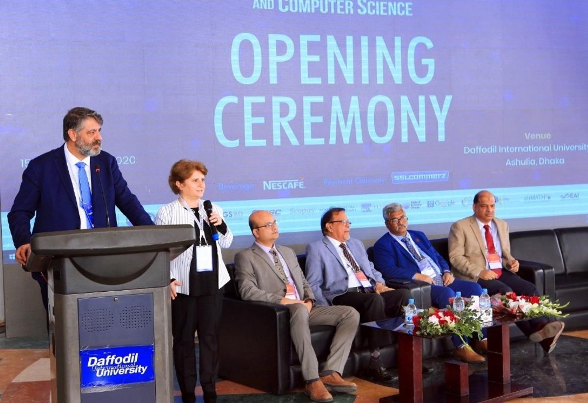 Rekt&ouml;r Polat Siber G&uuml;venlik Konferansı&rsquo;na katıldı