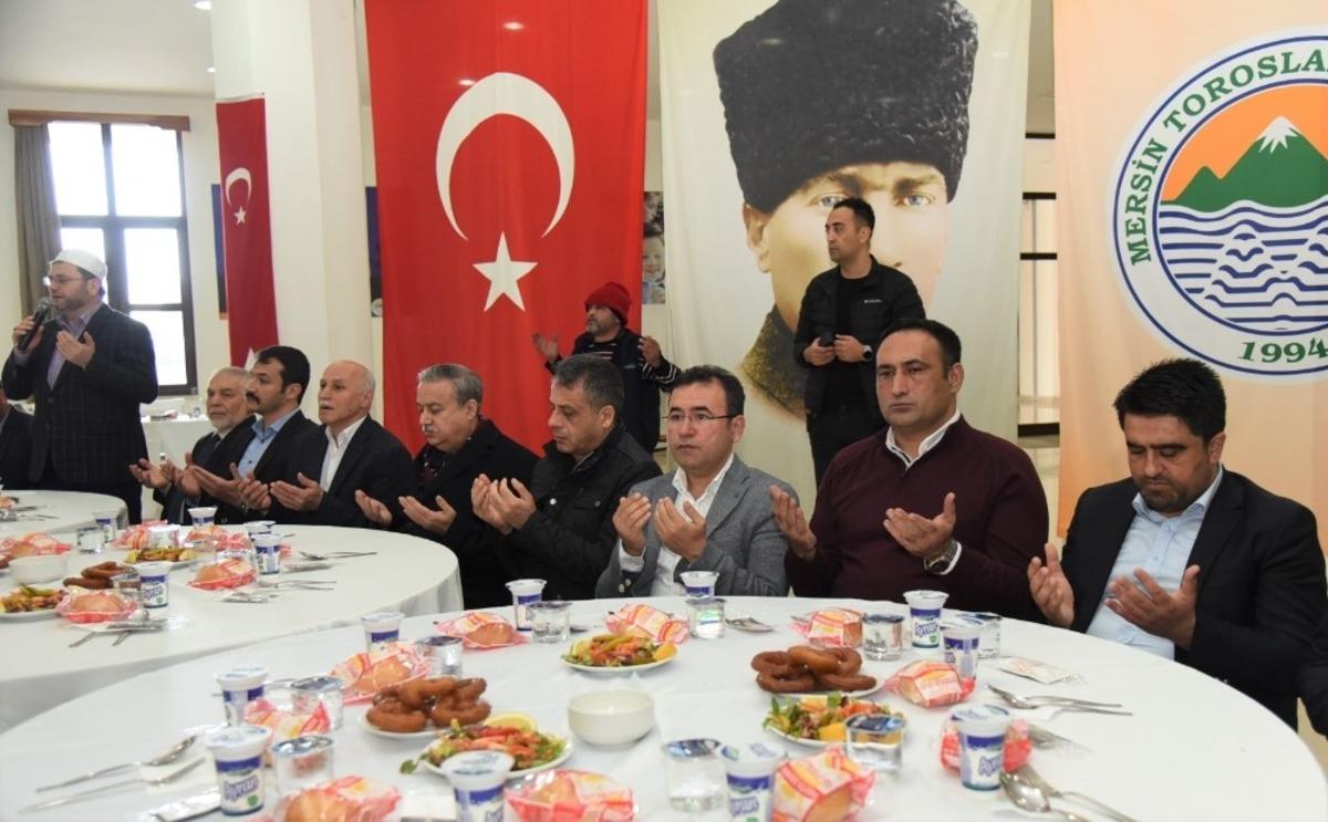 Vali Su, şehitler i&ccedil;in okutulan mevlit programlarına katıldı