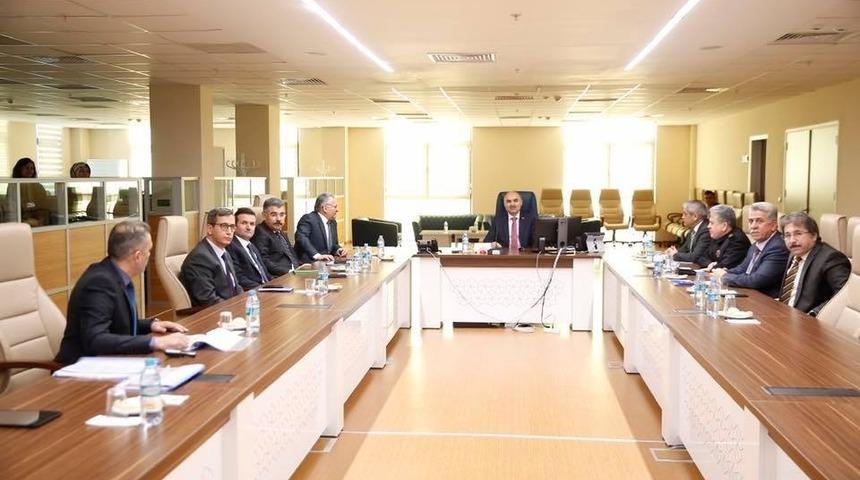 Acil &Ccedil;ağrı Merkezleri İl Koordinasyon Kurulu Toplantısı Vali G&uuml;naydın&rsquo;ın Katılımıyla Yapıldı