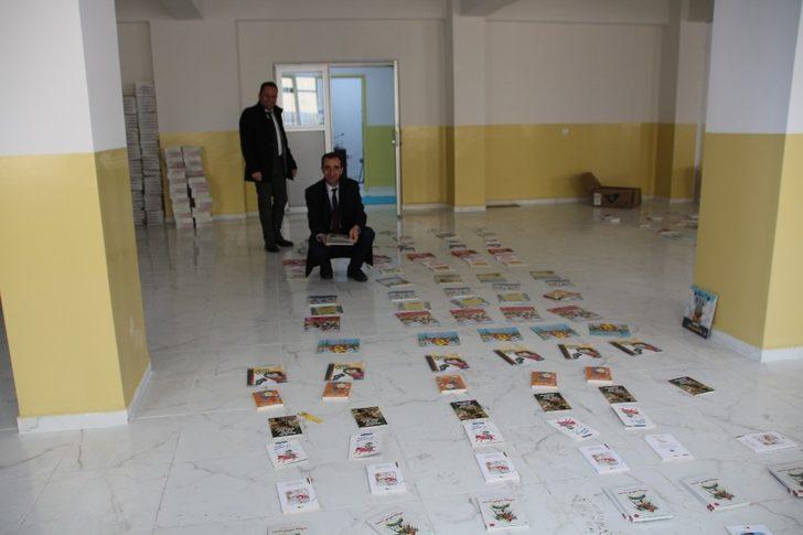 Bingöl kardeşlerden Varto’ya kitap yardımı G3