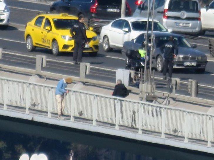 Son dakika: 15 Temmuz Şehitler Köprüsü'nde intihar girişimi!  G3