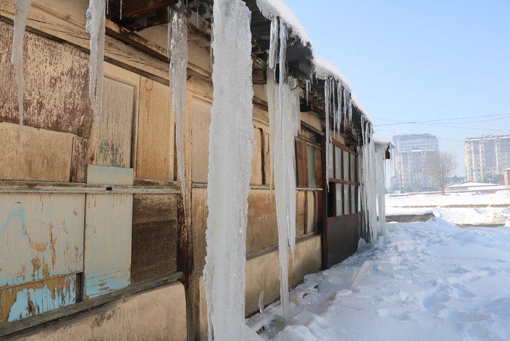 Boyu 2 metreyi buldu! Soğuklar o kenti terk etmiyor G1