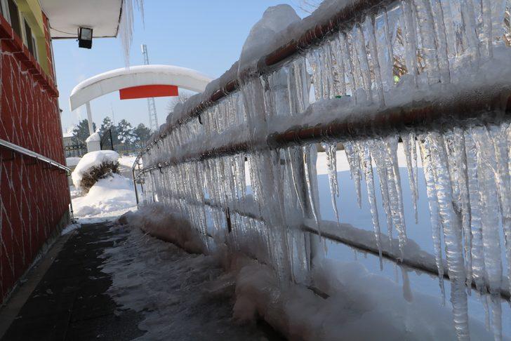 Boyu 2 metreyi buldu! Soğuklar o kenti terk etmiyor G4