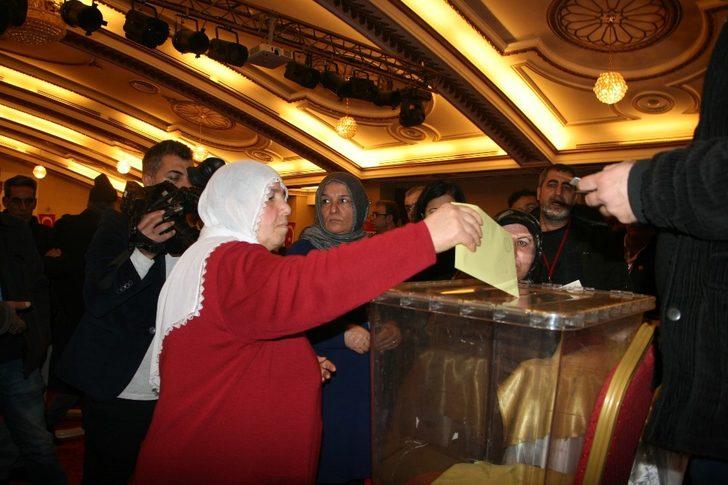 CHP Diyarbakır İl Başkanlığına Gönül Özel seçildi G2