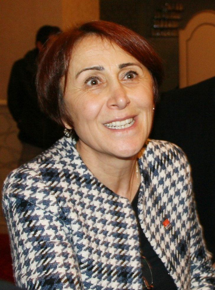 CHP Diyarbakır İl Başkanlığına Gönül Özel seçildi G4