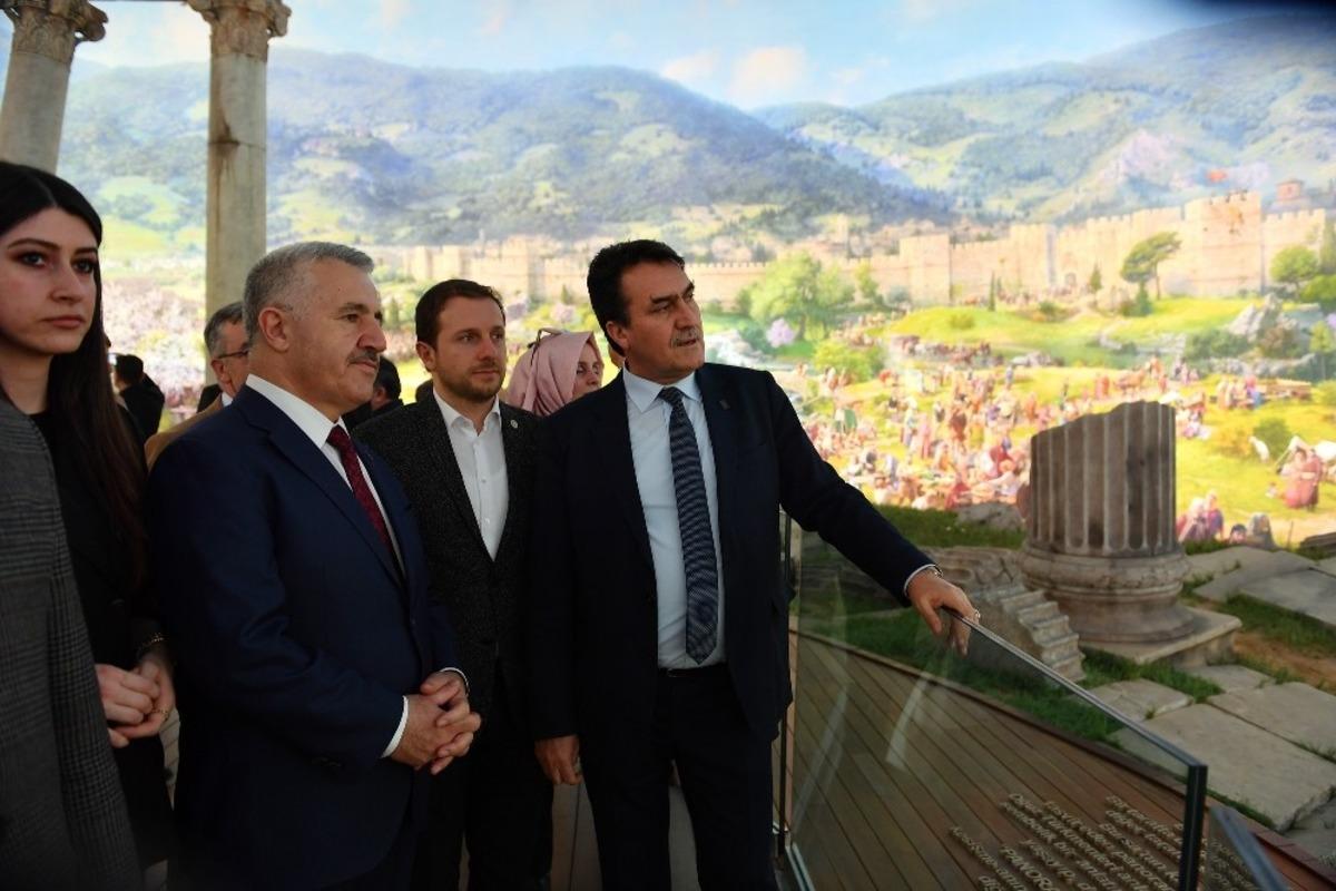 Eski Bakan Arslan, Fetih M&uuml;zesi&rsquo;ni gezdi