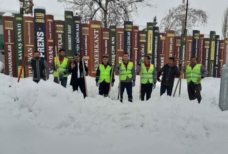 Çukurca Belediyesinden kar temizleme çalışması G4