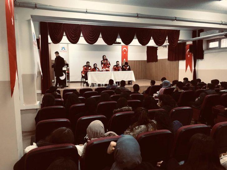 Depremin kahramanları öğrencilerle bir araya geldi G3