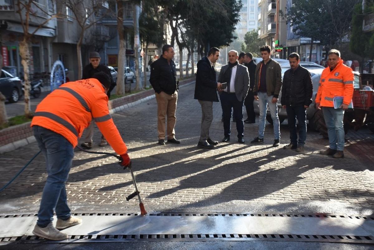 İncirliova Belediyesi sineklere karşı erken tedbir aldı