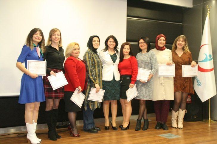 Eğitimlerini tamamlayan hemşireler sertifikalarını aldı G4