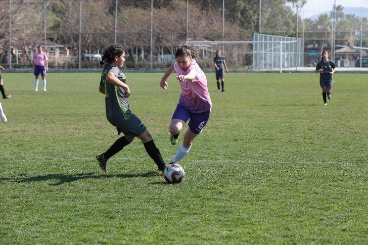 Horozkentspor, Alanya Demirspor’u 5-0 mağlup etti G3