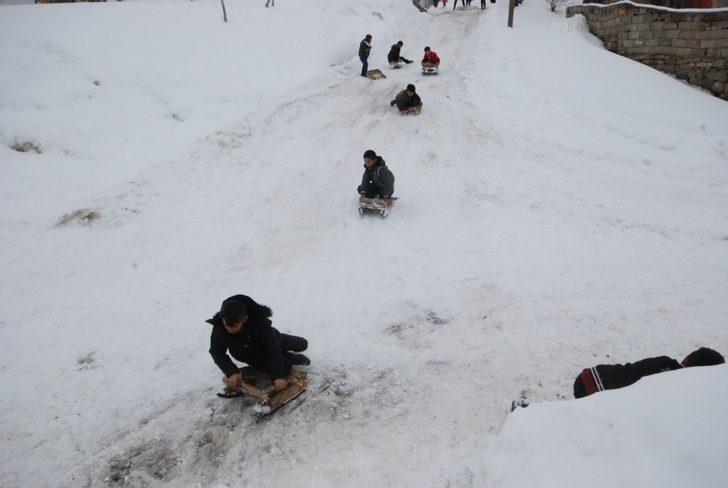 Yüksekovalı çocukların kızak keyfi G1