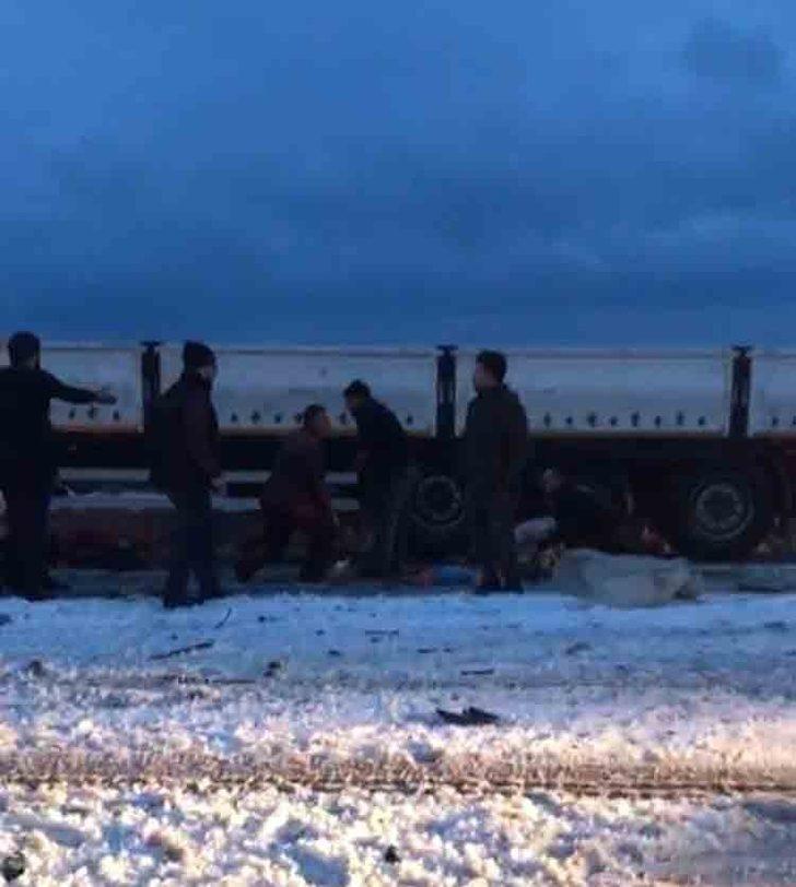 Tatvan’da zincirleme trafik kazası: 2 ölü, 3 yaralı G5